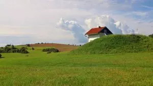 lawn-care-640x480-95556494.jpeg