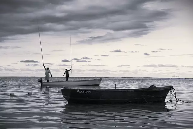 fishing-kayak-640x480-47864564.jpeg