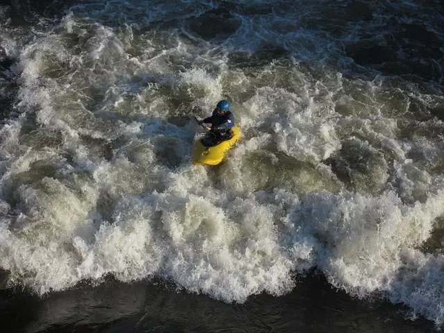 inflatable-kayak-for-two-640x480-84381608.jpeg