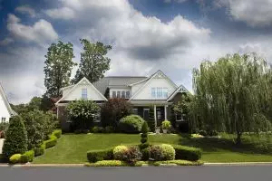 lawn-care-640x480-72295391.jpeg
