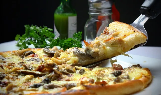 local-food-640x480-80045890.jpeg