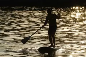 fishing-kayak-640x480-62936847.jpeg