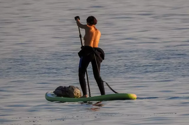 inflatable paddle board