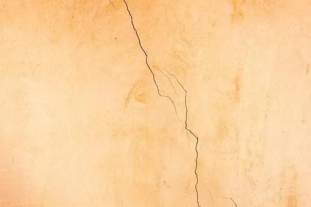 Holistic Foundation Crack Repair: Comprehensive Solutions for Lasting Strength
