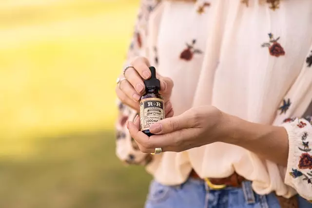 mint-flavored-cbd-tincture-640x480-46927288.jpeg