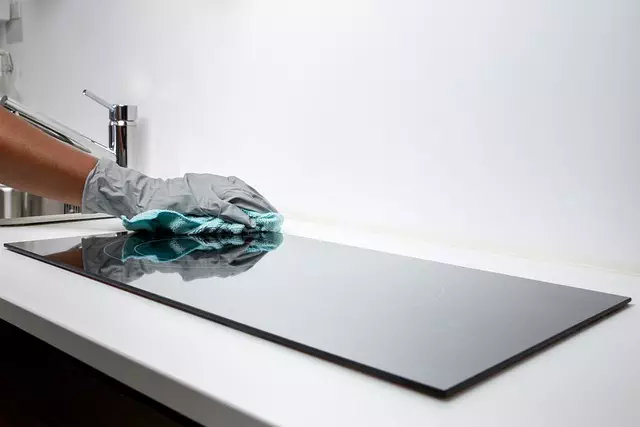 Natural Solutions for Cleaning Dirty Grout: Chemical-Free Methods and Benefits