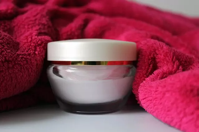 skin-resurfacing-peels-640x480-439193.jpeg