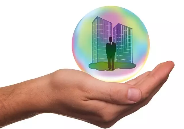 what-does-business-insurance-cover-640x480-42814089.jpeg