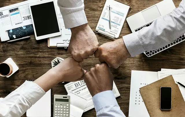 how-to-choose-the-right-business-insuran-640x480-62839042.jpeg