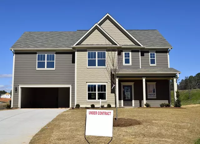 property-and-casualty-insurance-for-comm-640x480-74021291.jpeg