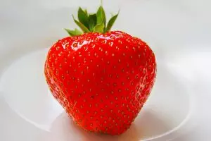 strawberry-rosin-gummies-640x480-5232146.jpeg