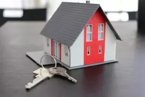 property-and-casualty-insurance-for-comm-640x480-76087009.jpeg