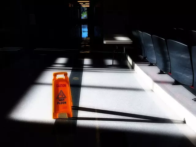 deep-grout-cleaning-640x480-32475056.jpeg