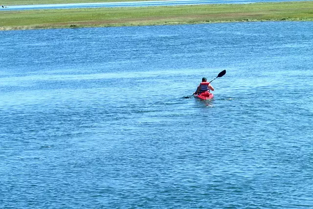 fishing-kayak-640x480-38846870.jpeg