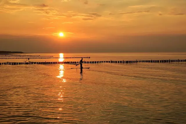 inflatable-paddle-board-640x480-90900896.jpeg