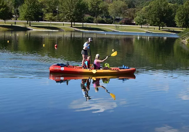inflatable-paddle-board-640x480-99140511.jpeg