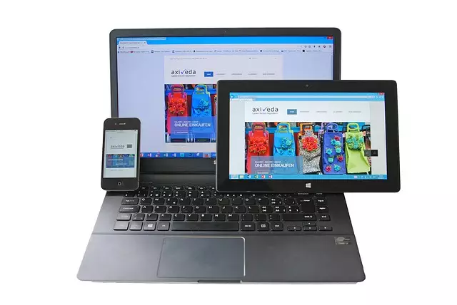 mobile-responsive-design-640x480-92498271.jpeg