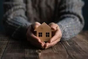 property-and-casualty-insurance-for-comm-640x480-63002256.jpeg