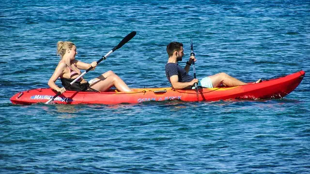 fishing-kayak-640x480-67390799.jpeg