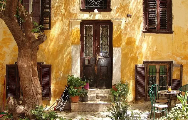 house-640x480-55217558.jpeg