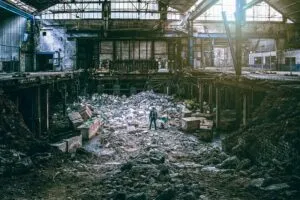 industrial-roofing-near-me-640x480-96285675.jpeg